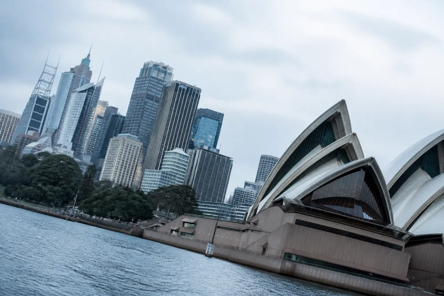Entain droht Milliardenklage in Australien wegen Fast Code Wetten