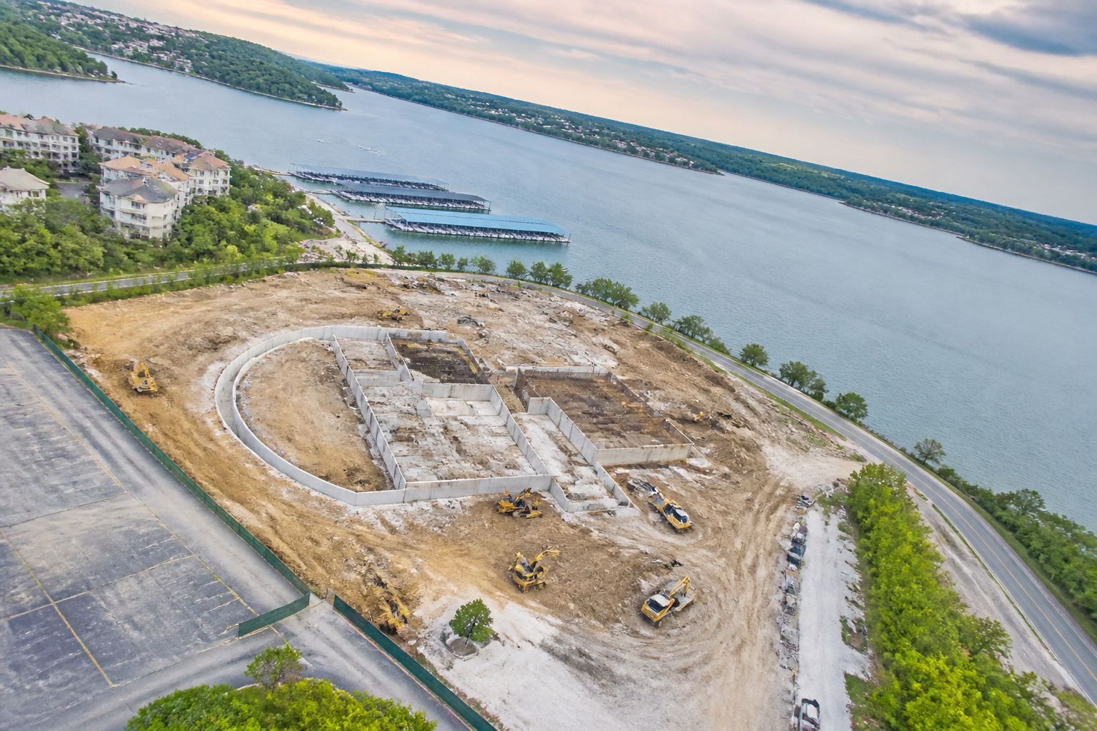 Missouri Casino-Projekt am Lake Ozark in der Schwebe: Klagen und verpasste Zahlungen
