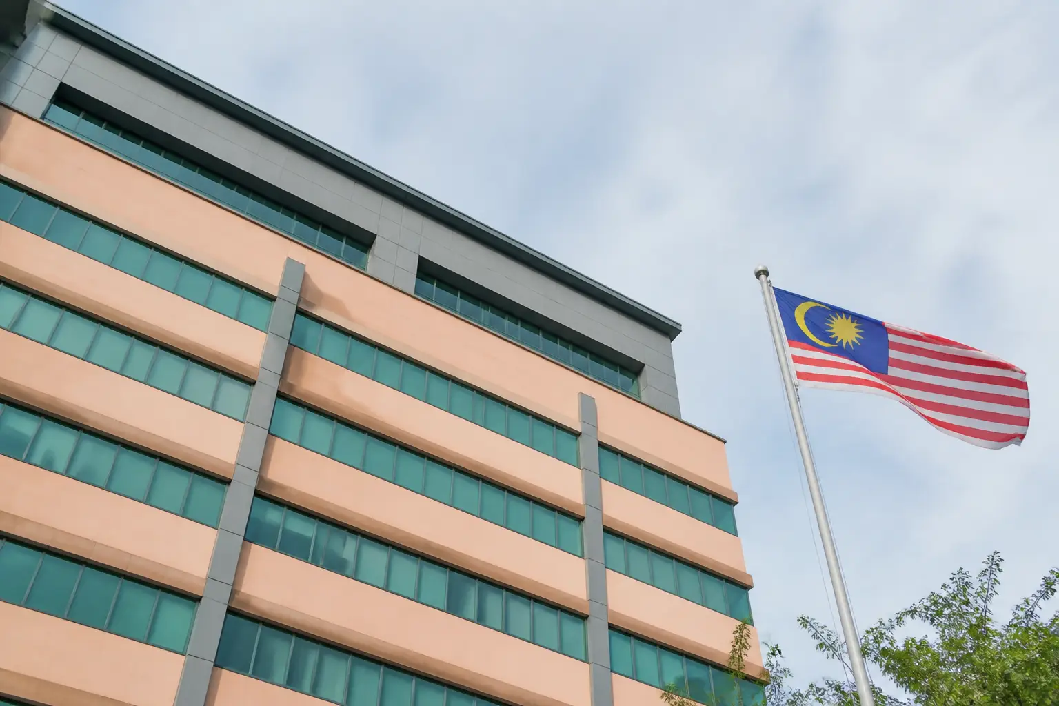 Facebook unter Beschuss: 78 Prozent der illegalen Glücksspielinhalte in Malaysia auf Meta-Plattform